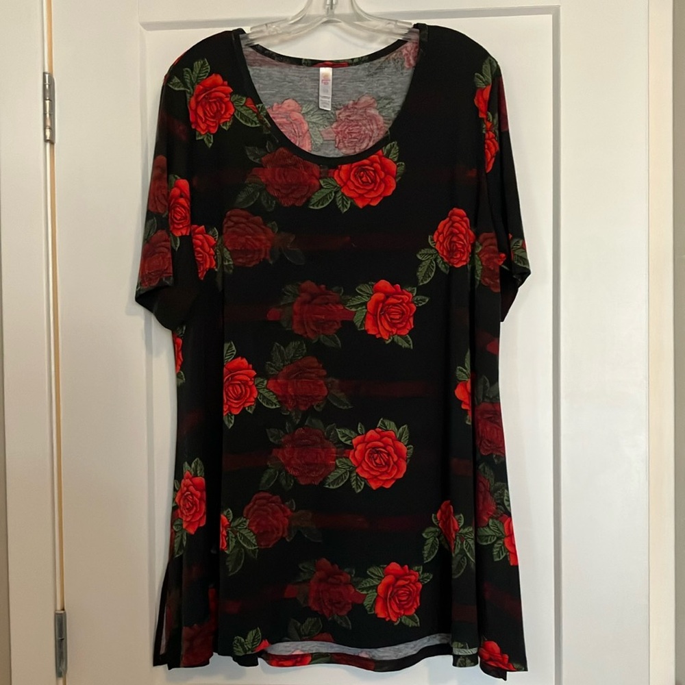 LuLaRoe Perfect T roses design
